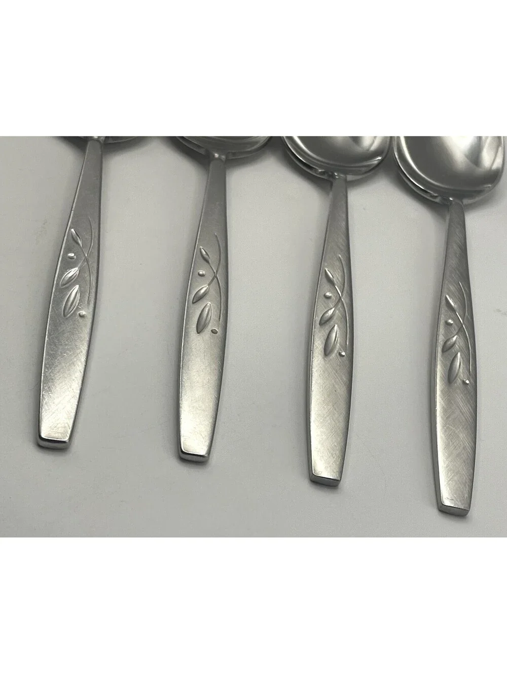 4- ONEIDA HEIRLOOM Cube Mark WILL O' WISP Stainless Teaspoon Lot ~6 1/8